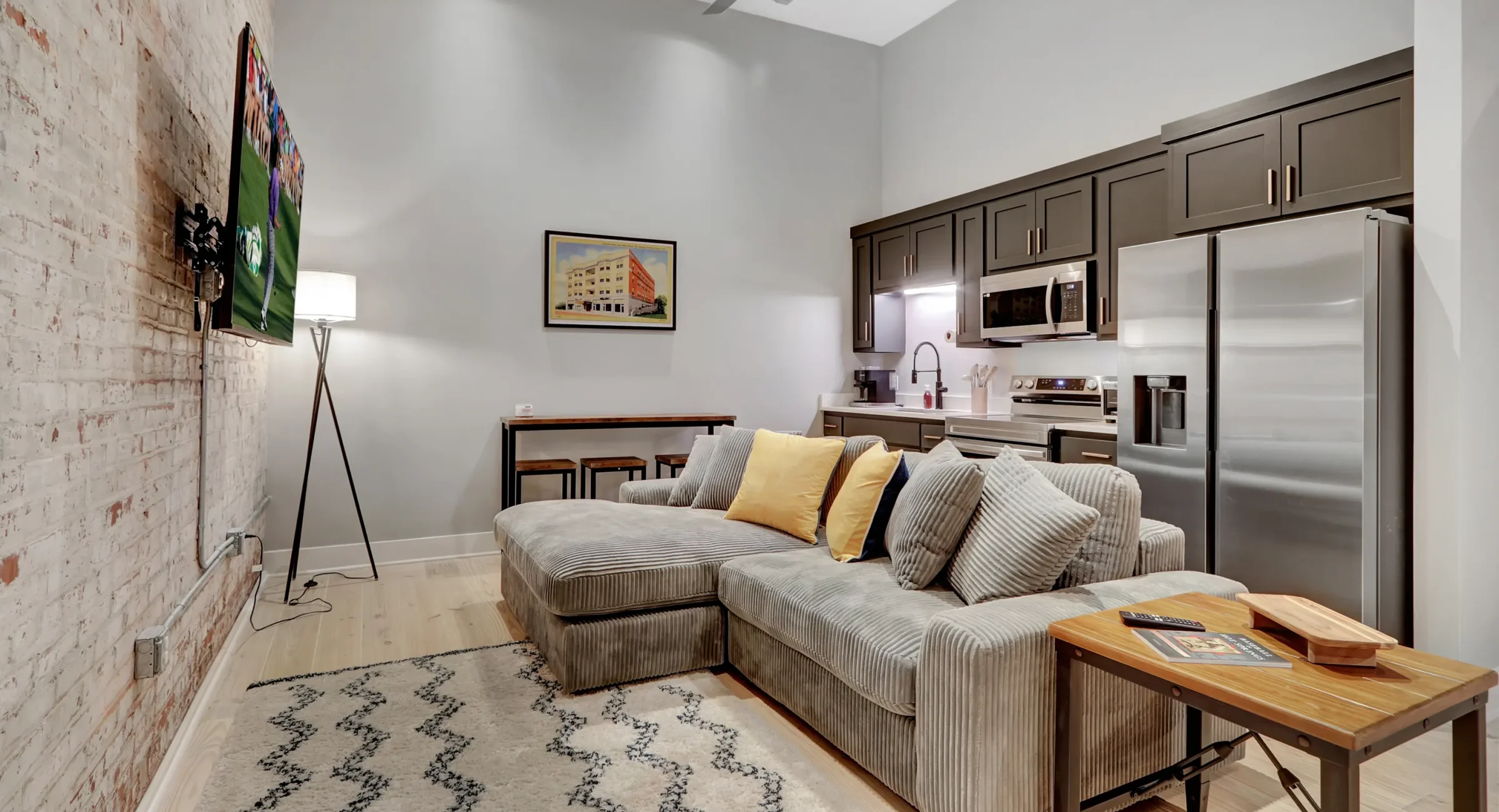 Contemporary apartment-style Hot Springs lodging with full kitchen and cozy seating