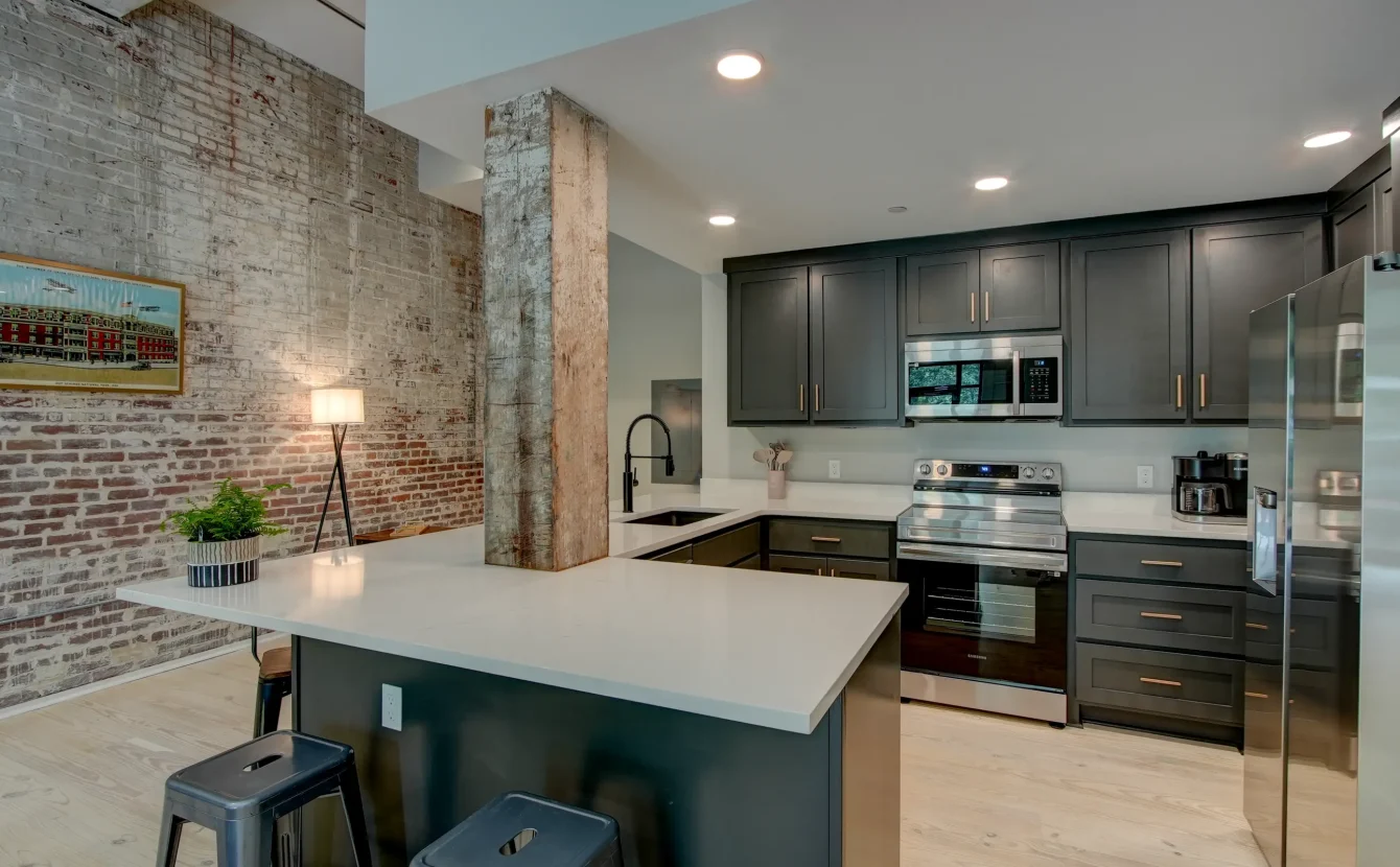Modern full kitchen with stainless appliances in Hot Springs vacation rental