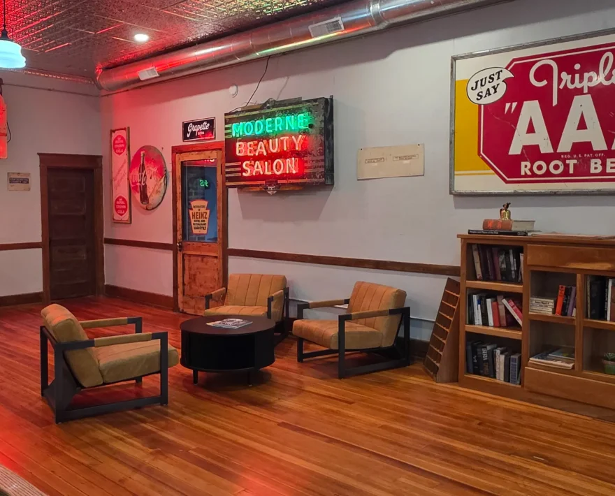 vacation rental common area near hot springs national park